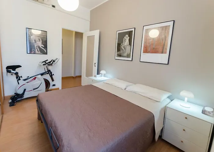 Roomy Central Apartment